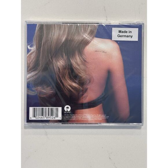 Sabrina Carpenter KISS On Front Short N’ Sweet Signed Photo And Signed Card - #2 - Picture 8 of 8